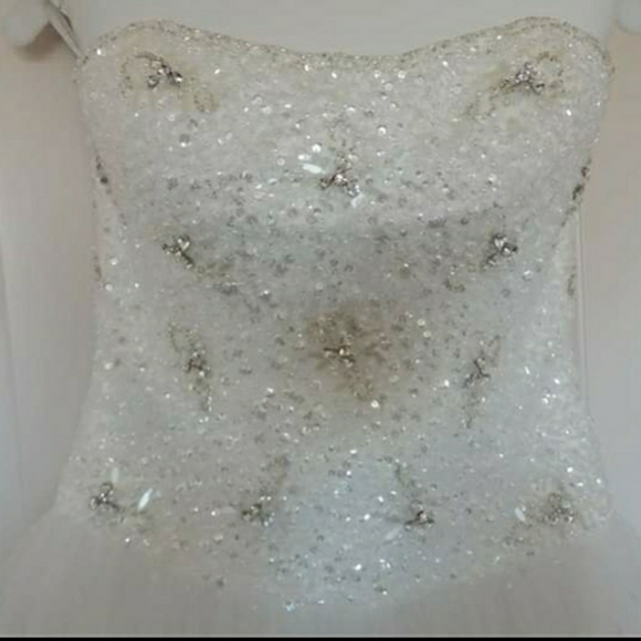 A-Line Style Wedding Dress - Picture 3 of 8